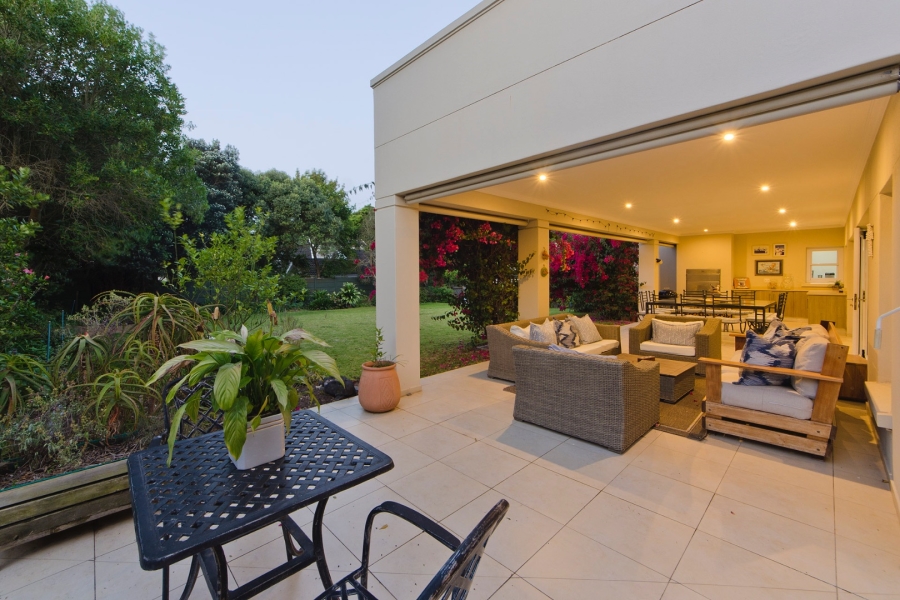 4 Bedroom Property for Sale in Leisure Isle Western Cape